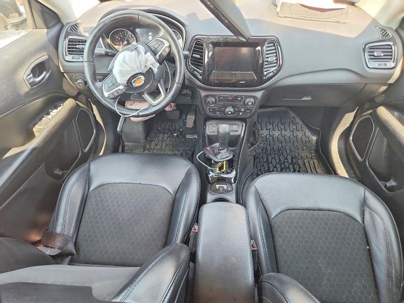 Снимка 8 от търг – 2019 JEEP COMPASS с VIN 3C4NJCBB6KT726616