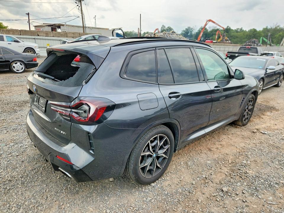 Снимка 3 от търг – 2022 BMW X3 с VIN 5UX53DP06N9N12101