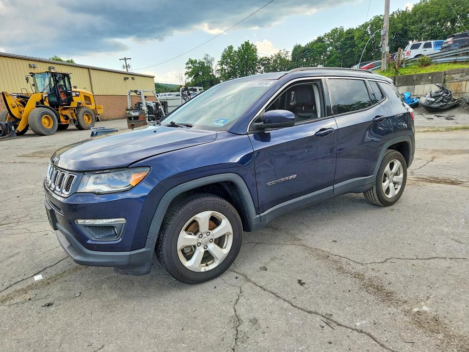 JEEP COMPASS 2018 with VIN 3C4NJDBB4JT333220 - Photo from auction