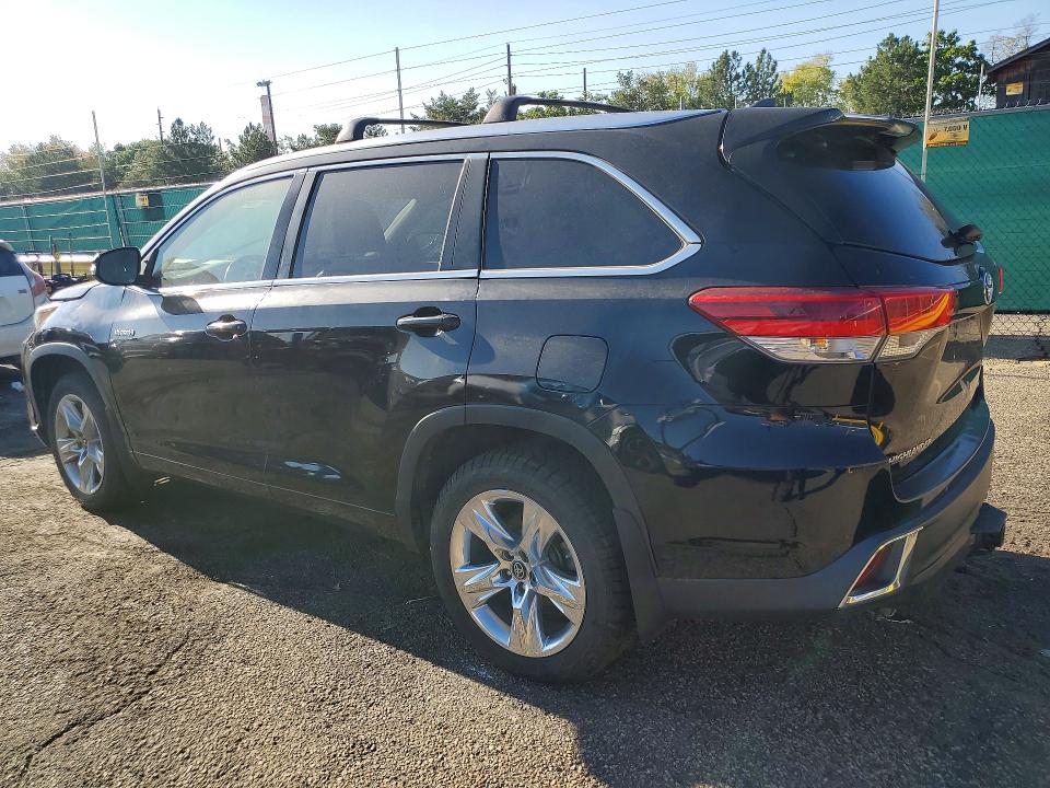 Photo 2 from auction – 2017 TOYOTA HIGHLANDER HYBRID with VIN 5TDDGRFH8HS027163