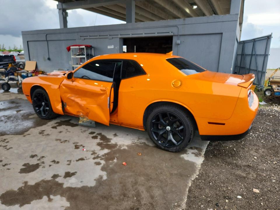 Photo 2 from auction – 2018 DODGE CHALLENGER with VIN 2C3CDZBT1JH251852