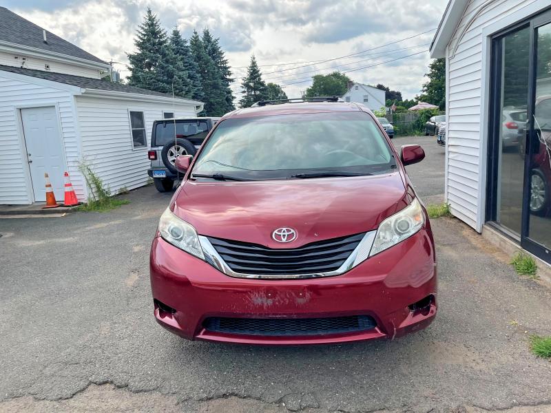 Photo 5 from auction – 2014 TOYOTA SIENNA with VIN 5TDJK3DC3ES076630