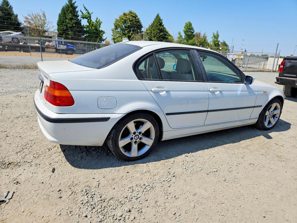 Photo 3 from auction – 2003 BMW 325 with VIN WBAEV33463KL85934
