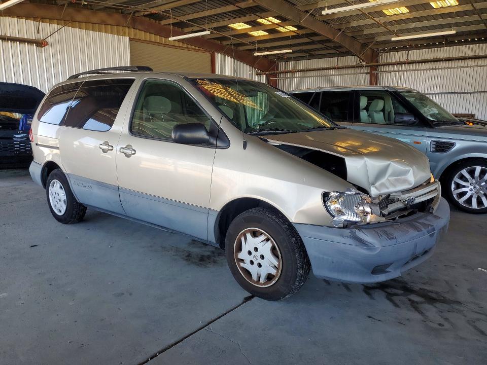 Photo 4 from auction – 2003 TOYOTA SIENNA with VIN 4T3ZF13CX3U525701