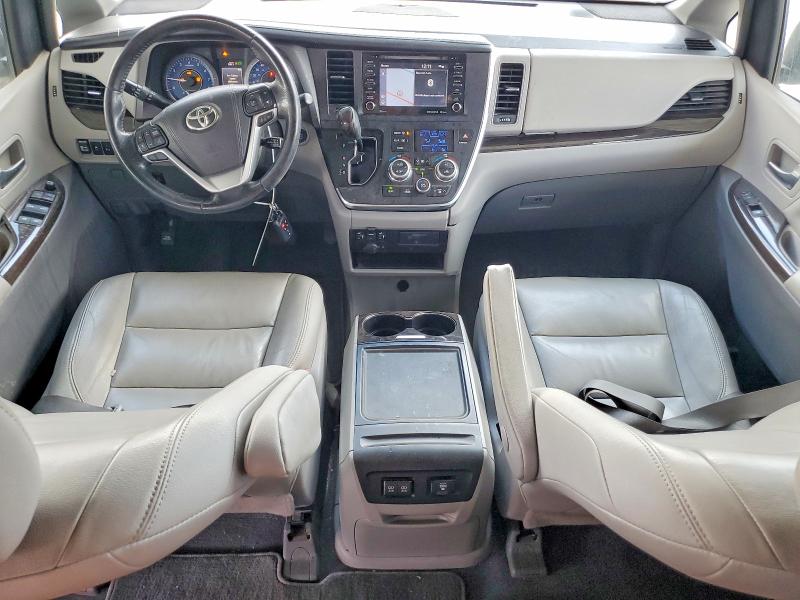 Photo 8 from auction – 2019 TOYOTA SIENNA with VIN 5TDYZ3DC6KS995639