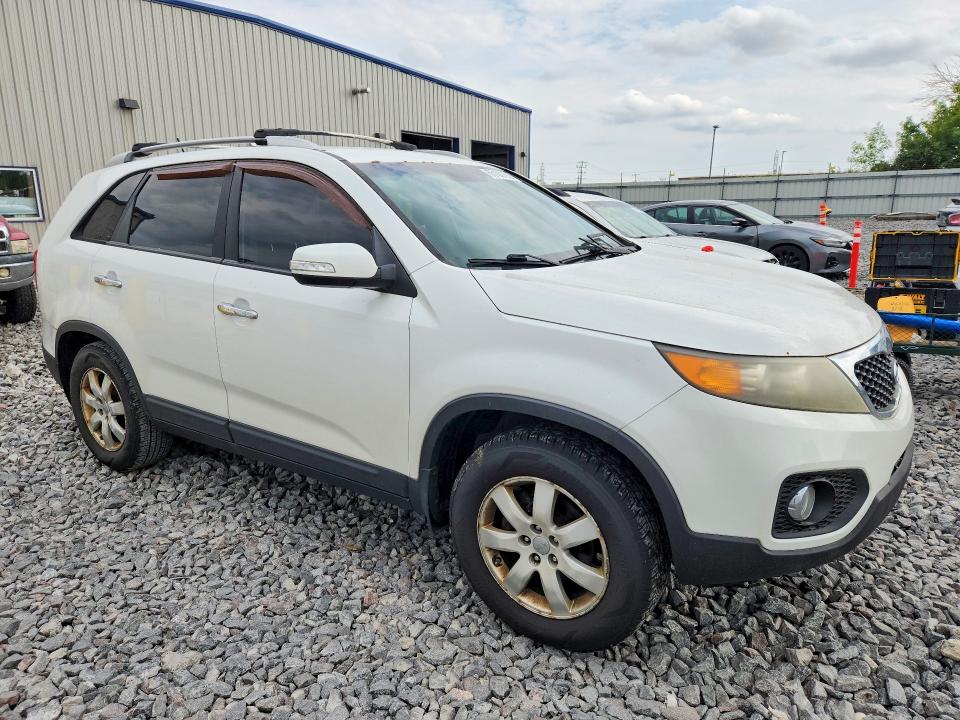 Photo 4 from auction – 2012 KIA SORENTO with VIN 5XYKT3A63CG230165