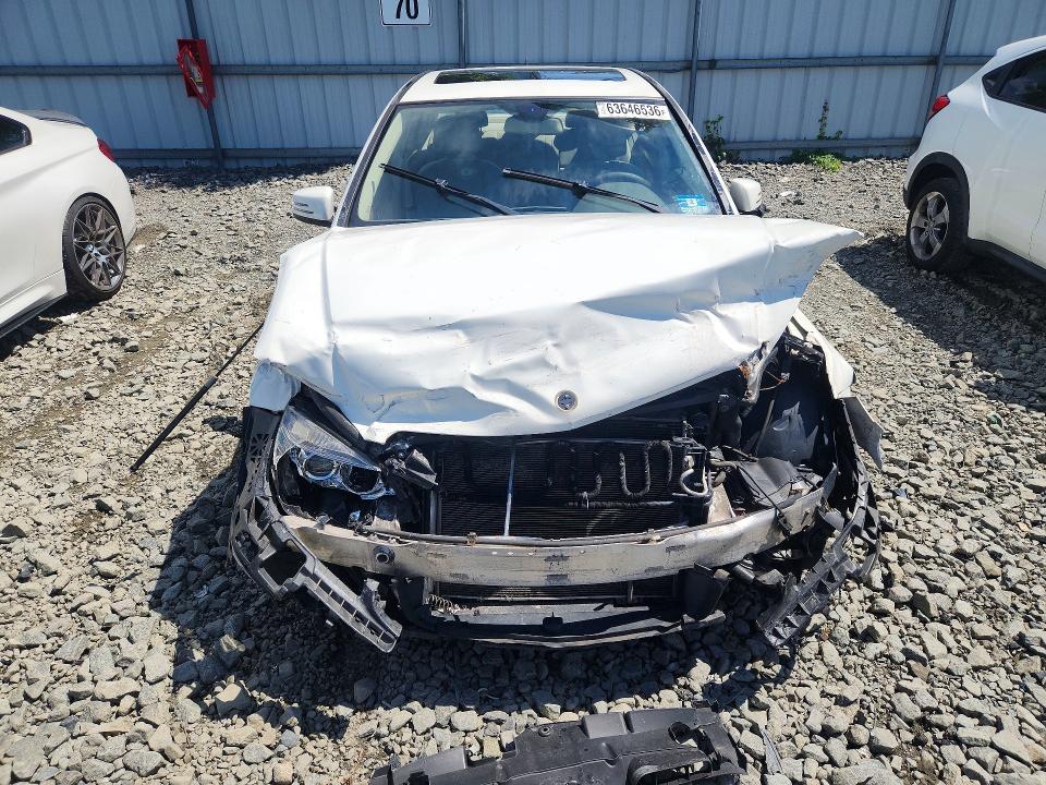 Photo 5 from auction – 2011 MERCEDES-BENZ C with VIN WDDGF8BB1BR155476