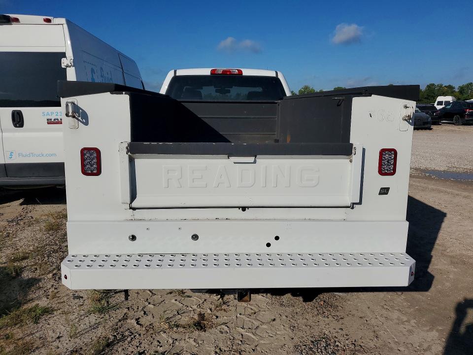 Photo 6 from auction – 2018 CHEVROLET SILVERADO with VIN 1GB2CUEG7JZ335674