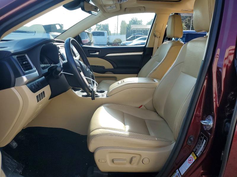 Photo 7 from auction – 2017 TOYOTA HIGHLANDER with VIN 5TDKZRFH5HS190810