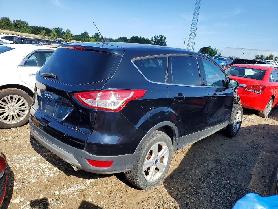 Photo 3 from auction – 2016 FORD ESCAPE with VIN 1FMCU0G7XGUB22285