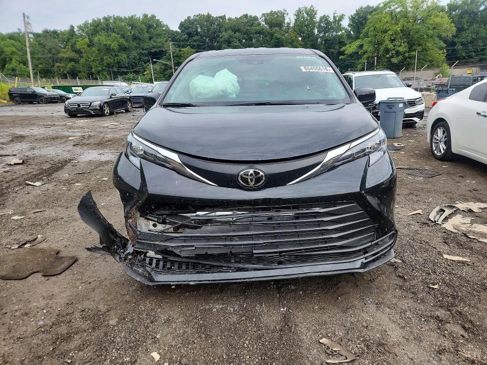 Photo 5 from auction – 2026 TOYOTA SIENNA with VIN 5TDKRKEC6TS298262