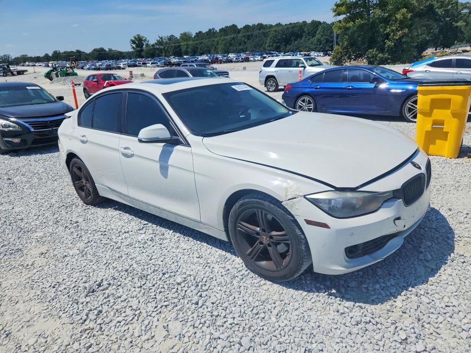 Photo 4 from auction – 2015 BMW 328 with VIN WBA3A5C50FF609901