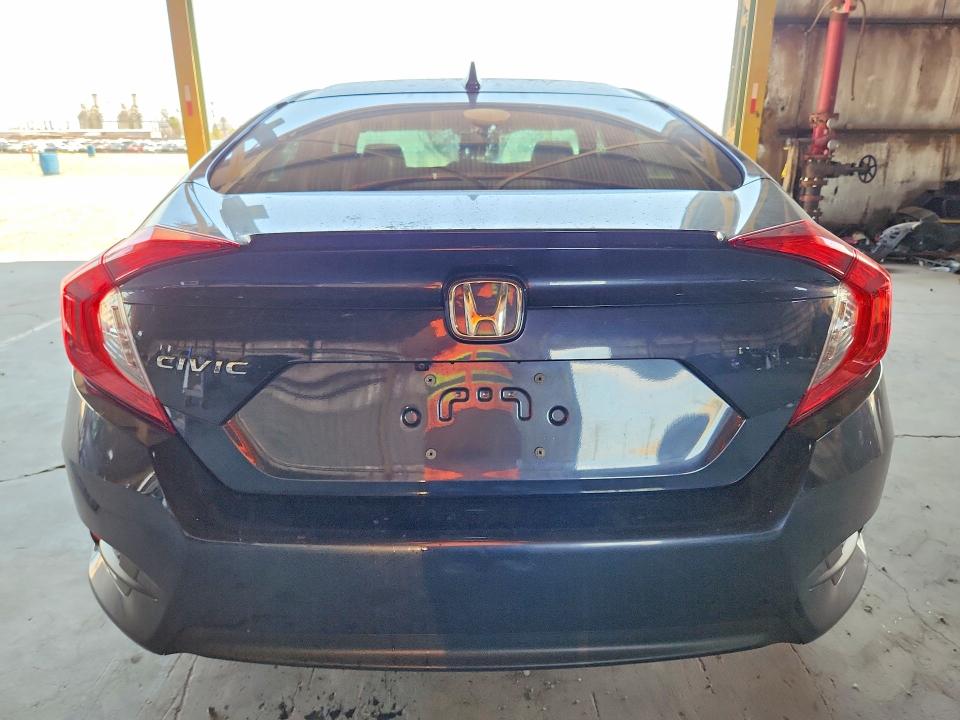 Photo 6 from auction – 2017 HONDA CIVIC with VIN 19XFC1F83HE031380