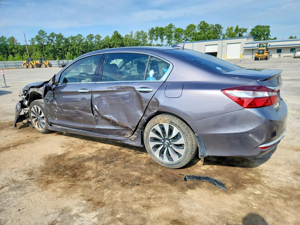 Photo 2 from auction – 2017 HONDA ACCORD with VIN JHMCR6F7XHC025958