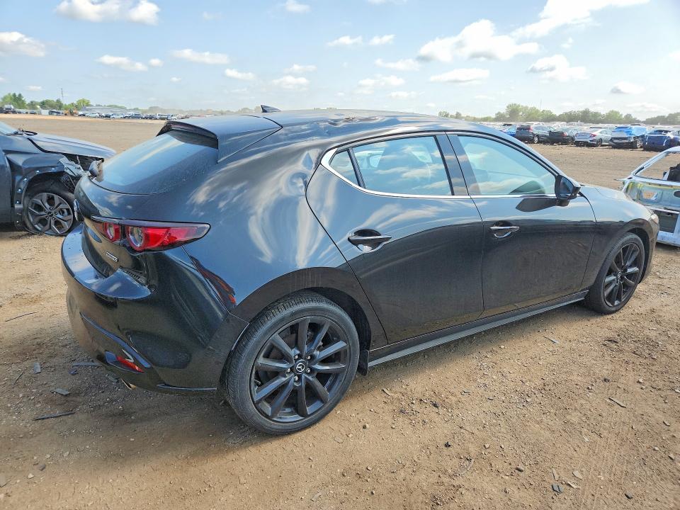 Photo 3 from auction – 2021 MAZDA 3 with VIN JM1BPAML3M1312747