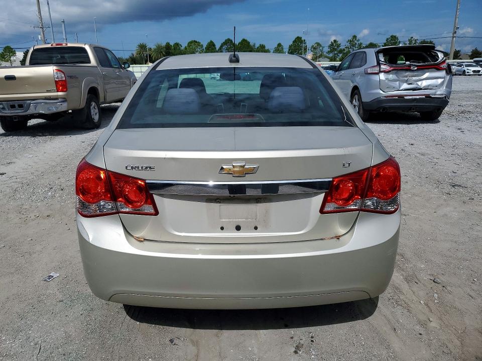 Photo 6 from auction – 2015 CHEVROLET CRUZE with VIN 1G1PC5SB7F7116838
