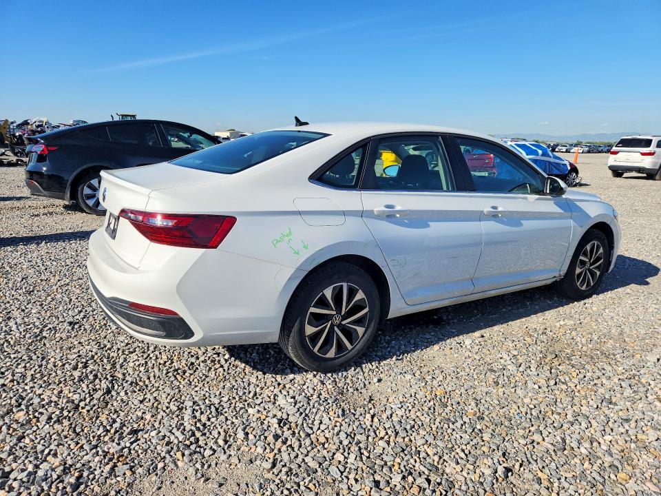 Photo 3 from auction – 2022 VOLKSWAGEN JETTA with VIN 3VWCM7BU6NM026064