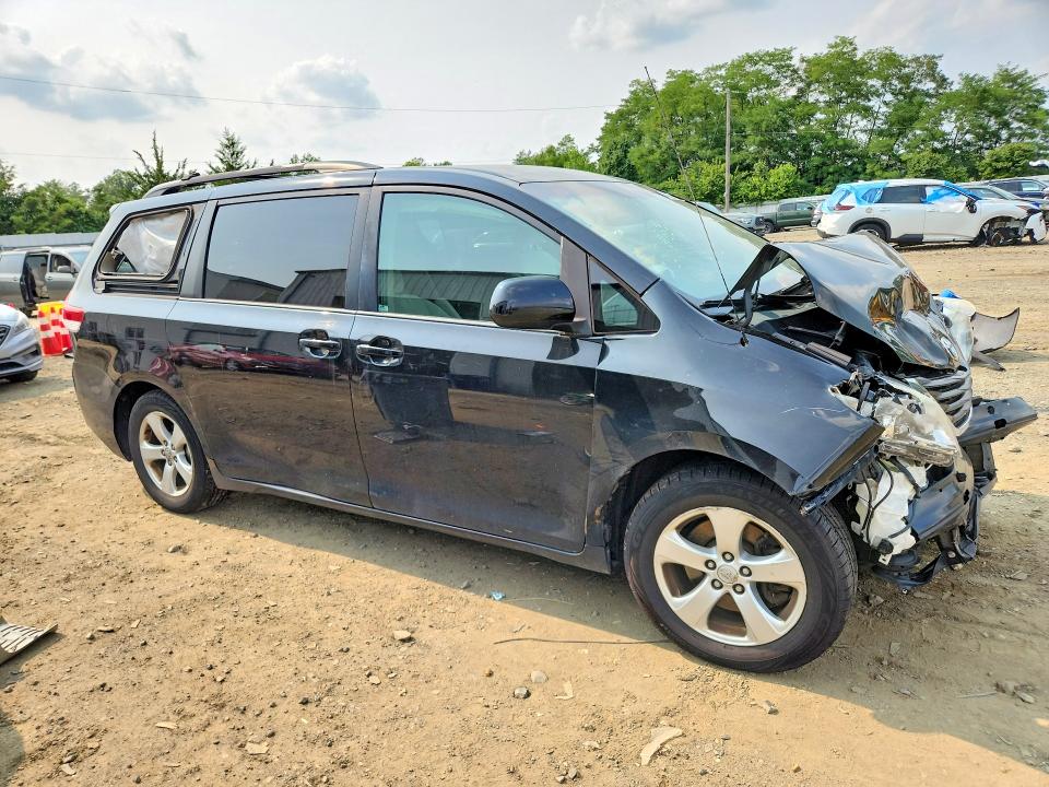 Photo 4 from auction – 2013 TOYOTA SIENNA with VIN 5TDKK3DC3DS333451