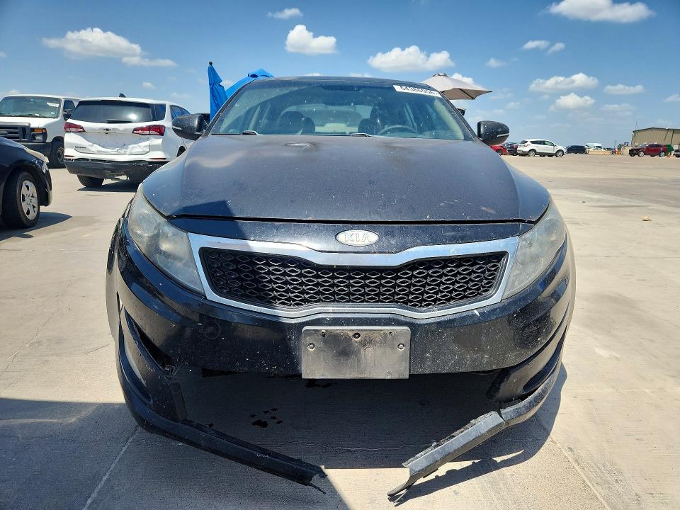 Photo 5 from auction – 2011 KIA OPTIMA with VIN KNAGN4A70B5113792
