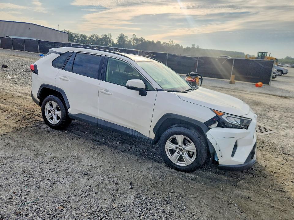 Photo 4 from auction – 2020 TOYOTA RAV4 with VIN JTMW1RFV2LD059062