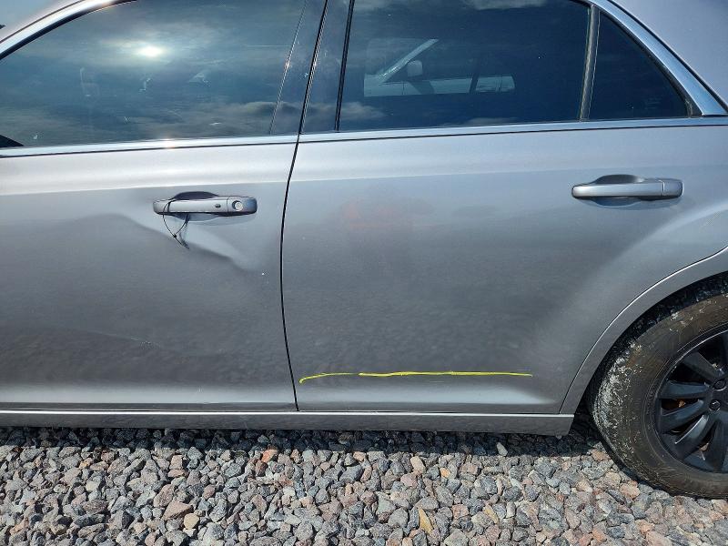 Photo 12 from auction – 2014 CHRYSLER 300 with VIN 2C3CCAAG5EH327216