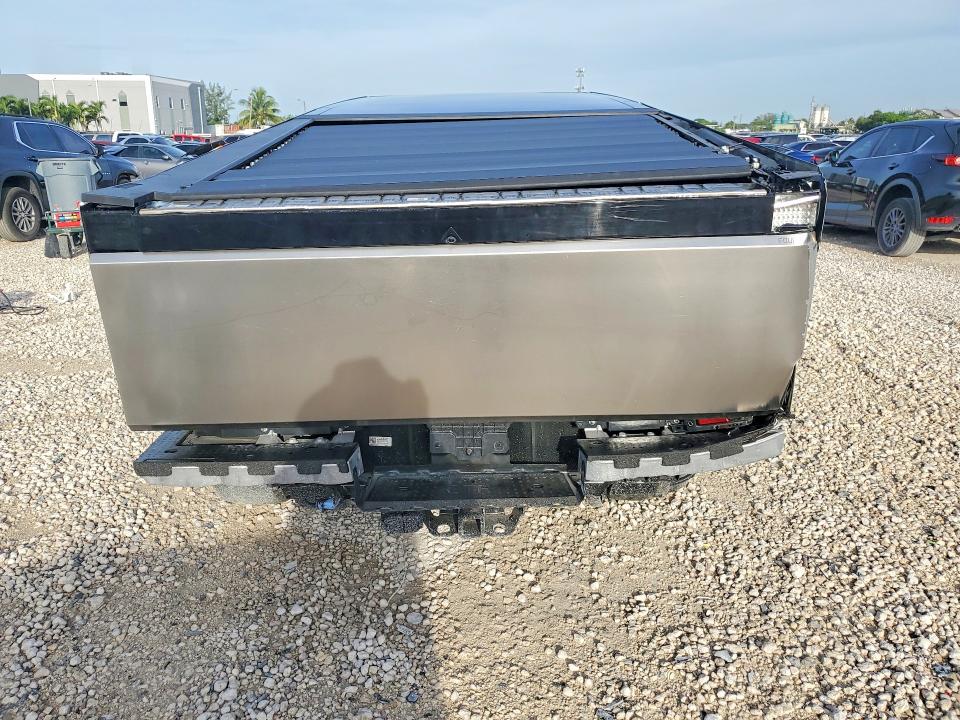Photo 6 from auction – 2024 TESLA CYBERTRUCK with VIN 7G2CEHED8RA009319