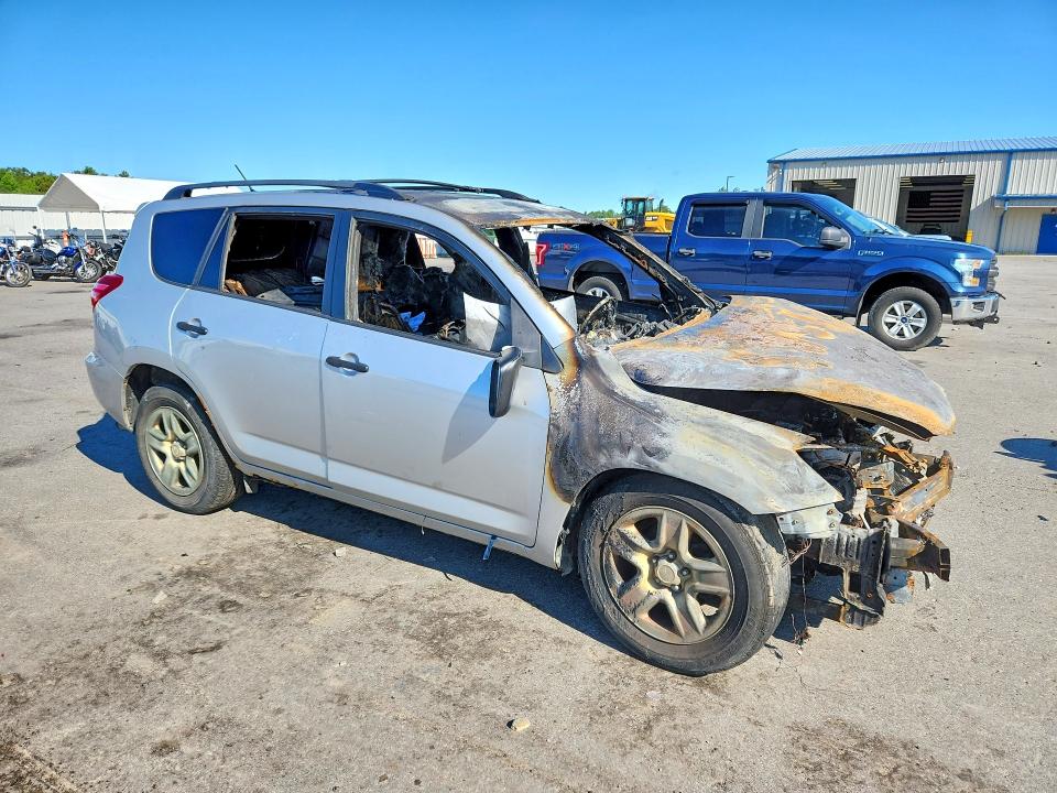 Photo 4 from auction – 2011 TOYOTA RAV4 with VIN 2T3BF4DV1BW146880