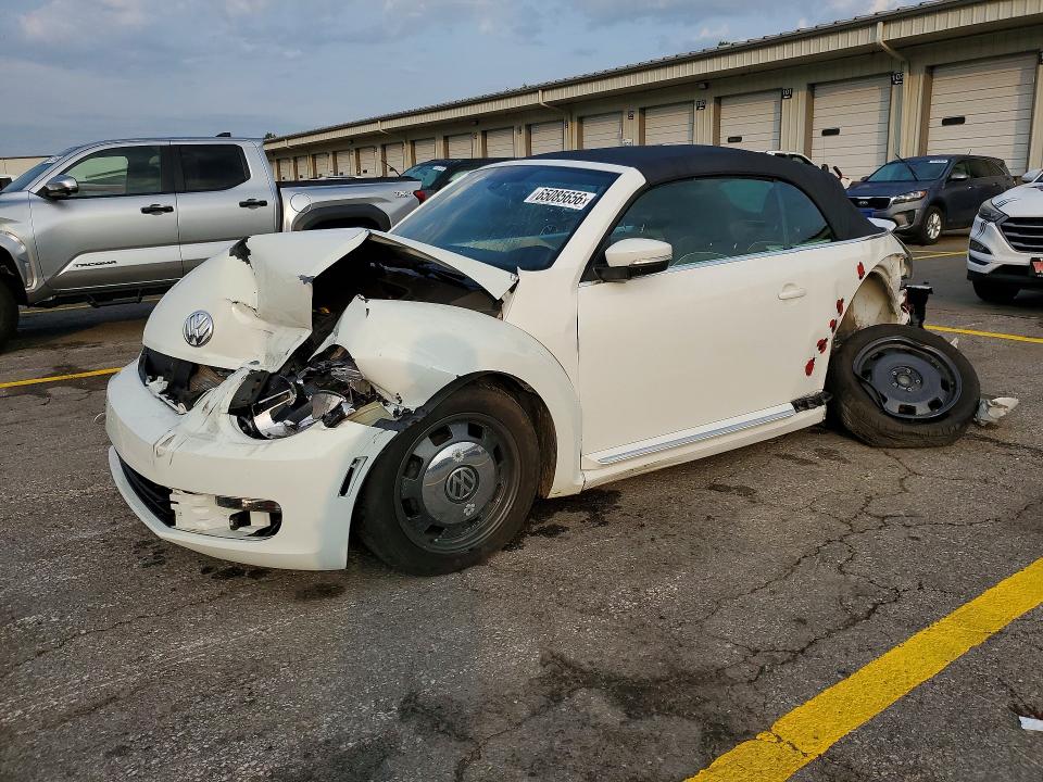VOLKSWAGEN BEETLE 2016 с VIN 3VW517AT5GM814251 - Снимка от търг