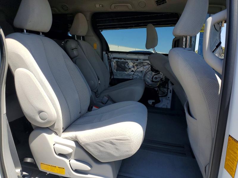 Photo 11 from auction – 2014 TOYOTA SIENNA with VIN 5TDKK3DC2ES511111