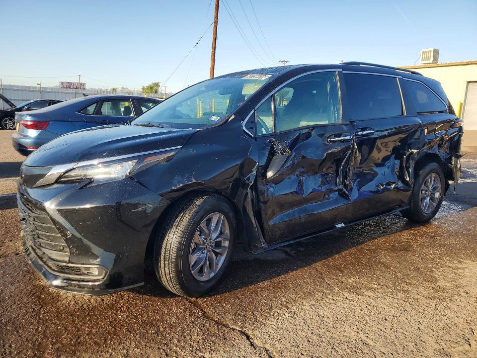 Photo 1 from auction – 2026 TOYOTA SIENNA with VIN 5TDYRKEC1TS306181