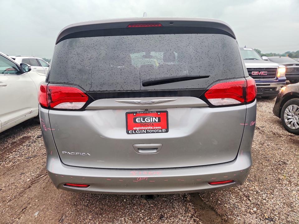 Photo 6 from auction – 2017 CHRYSLER PACIFICA with VIN 2C4RC1DG9HR502471