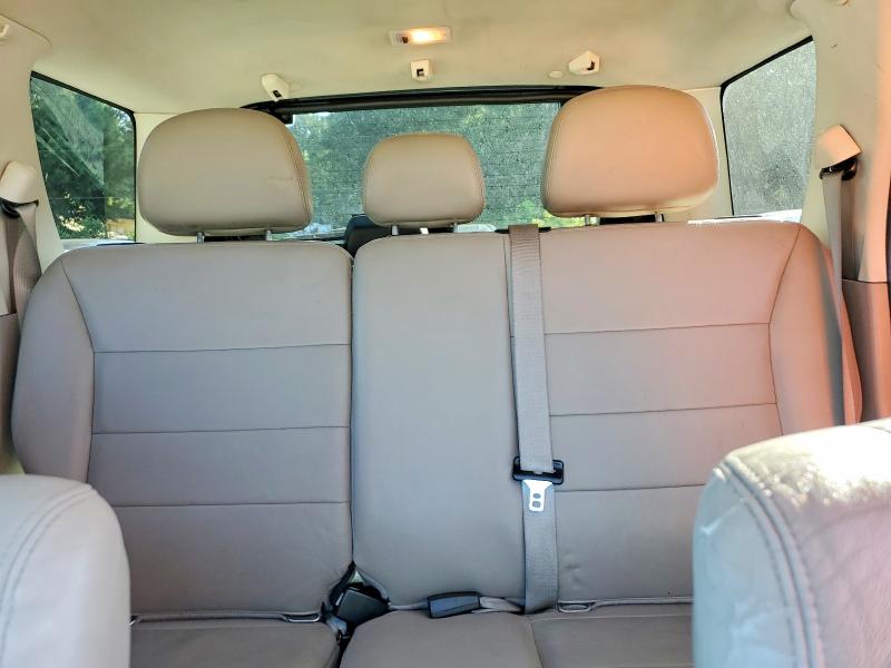 Photo 10 from auction – 2010 FORD ESCAPE with VIN 1FMCU0DG3AKC63304