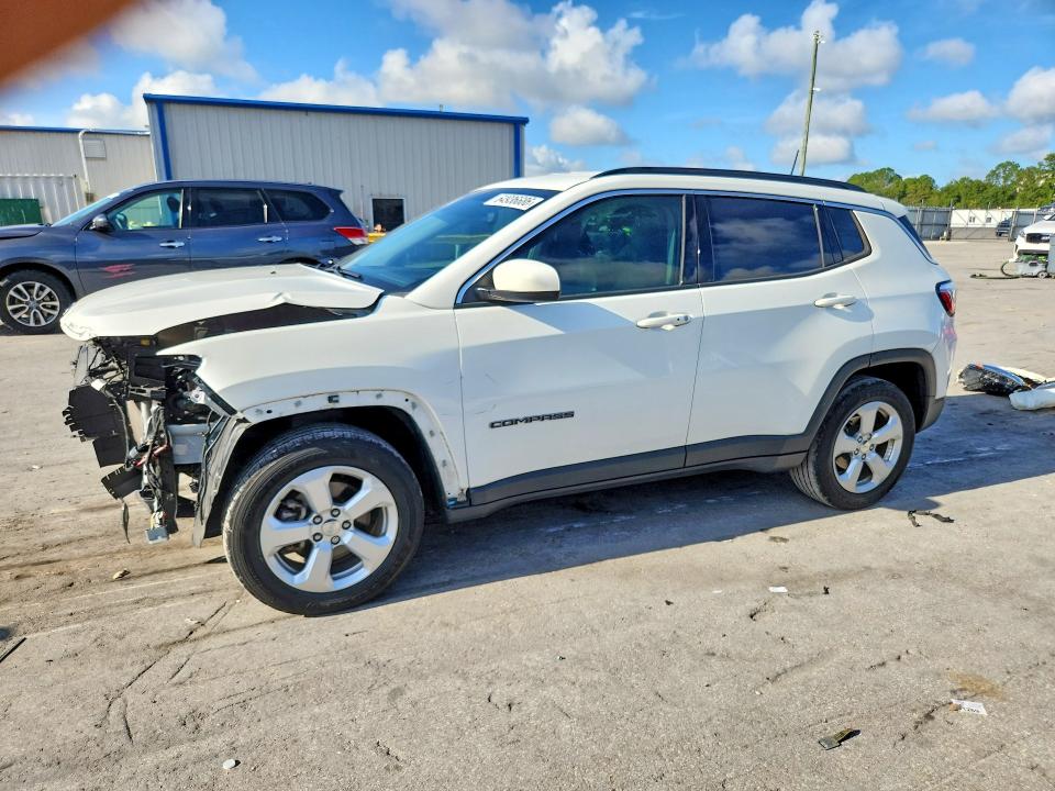 JEEP COMPASS 2019 with VIN 3C4NJCBB3KT789172 - Photo from auction