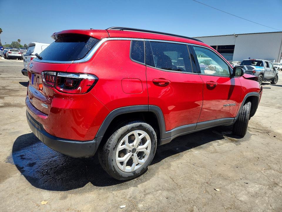 Photo 3 from auction – 2025 JEEP COMPASS with VIN 3C4NJDBN7ST546867