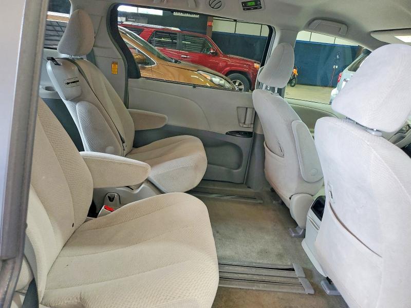Zdjęcie 11 z aukcji – 2014 TOYOTA SIENNA z VIN 5TDKK3DC8ES421784