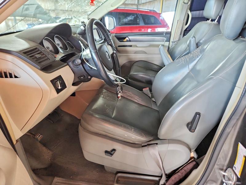 Photo 7 from auction – 2010 VOLKSWAGEN ROUTAN with VIN 2V4RW3D10AR306235