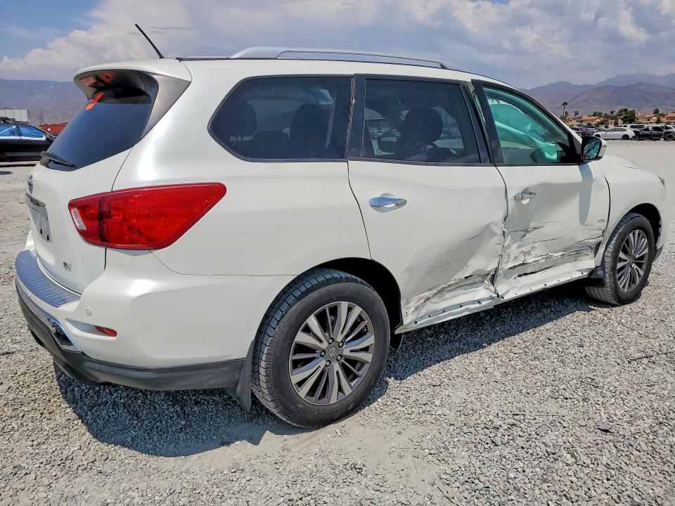 Photo 3 from auction – 2018 NISSAN PATHFINDER with VIN 5N1DR2MN1JC679104