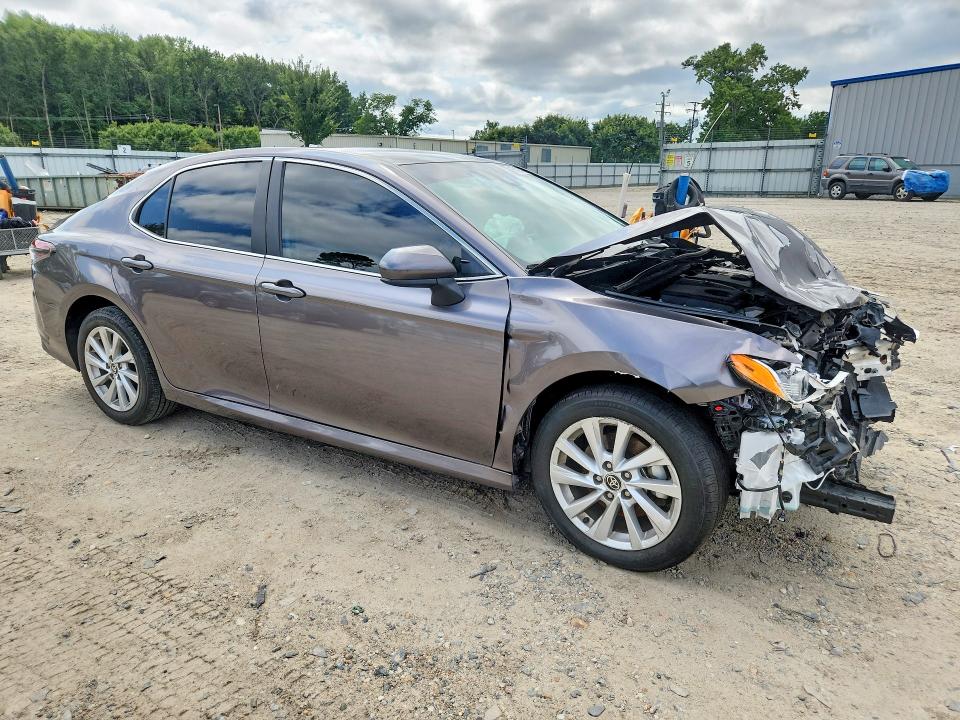 Photo 4 from auction – 2023 TOYOTA CAMRY with VIN 4T1C11BK8PU094786