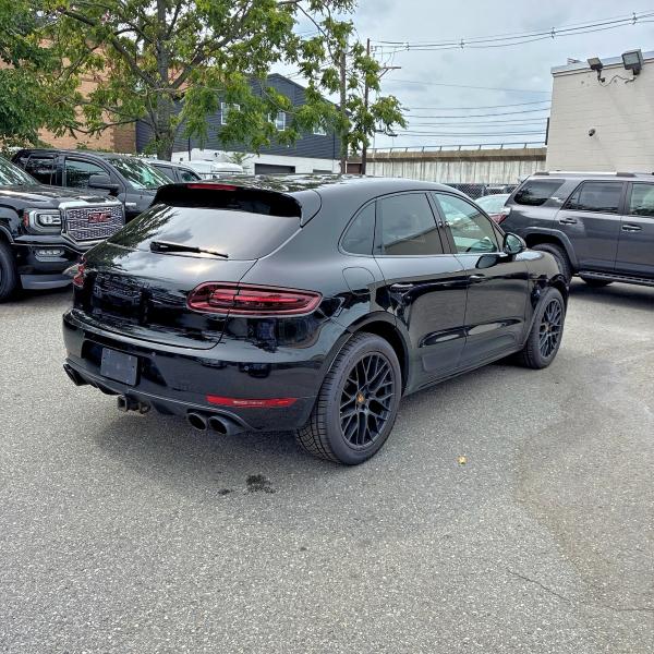 Photo 4 from auction – 2017 PORSCHE MACAN with VIN WP1AG2A58HLB50534