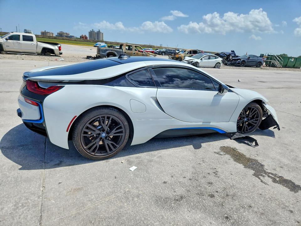 Photo 3 from auction – 2016 BMW I8 with VIN WBY2Z2C59GV675486