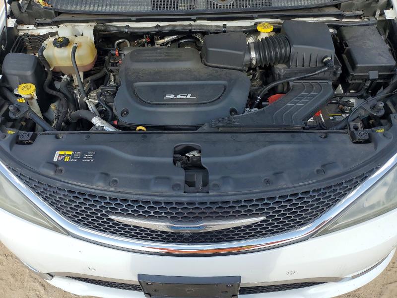 Photo 12 from auction – 2017 CHRYSLER PACIFICA with VIN 2C4RC1GG4HR530920
