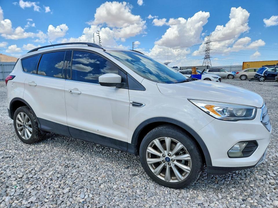 Photo 4 from auction – 2019 FORD ESCAPE with VIN 1FMCU0HD1KUA80277
