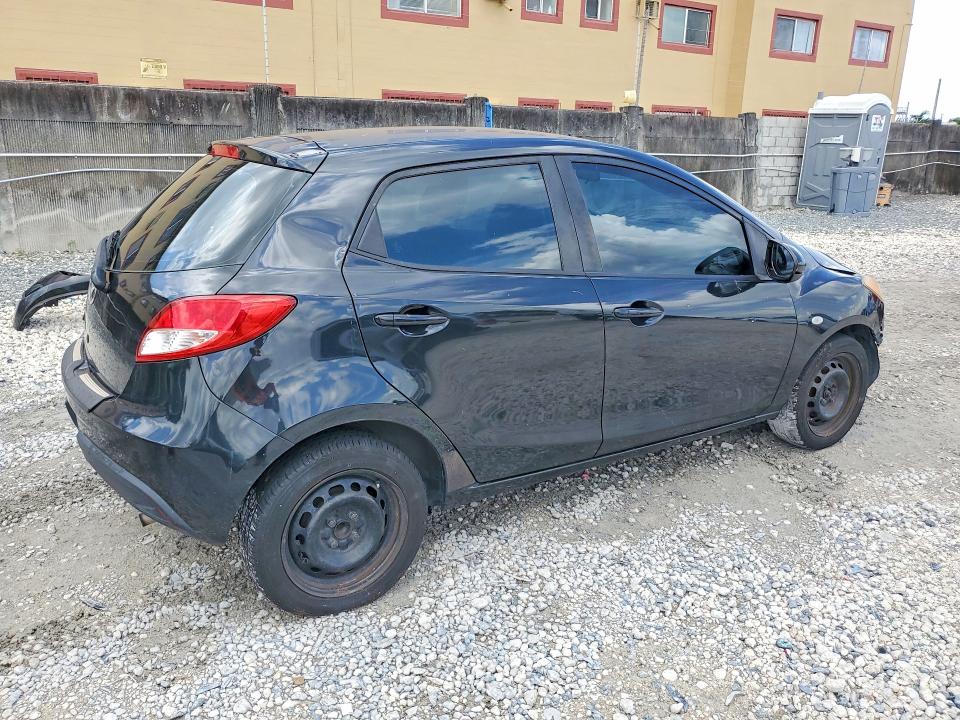 Photo 3 from auction – 2014 MAZDA MAZDA2 with VIN JM1DE1KZXE0182091
