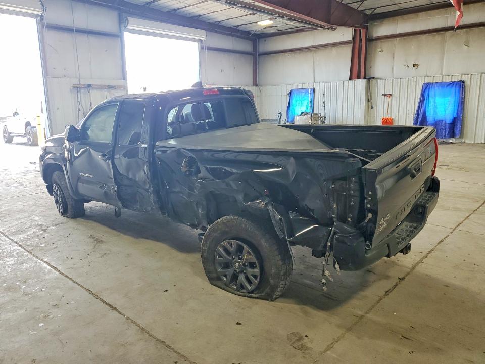 Photo 2 from auction – 2022 TOYOTA TACOMA with VIN 3TYSZ5AN1NT079077