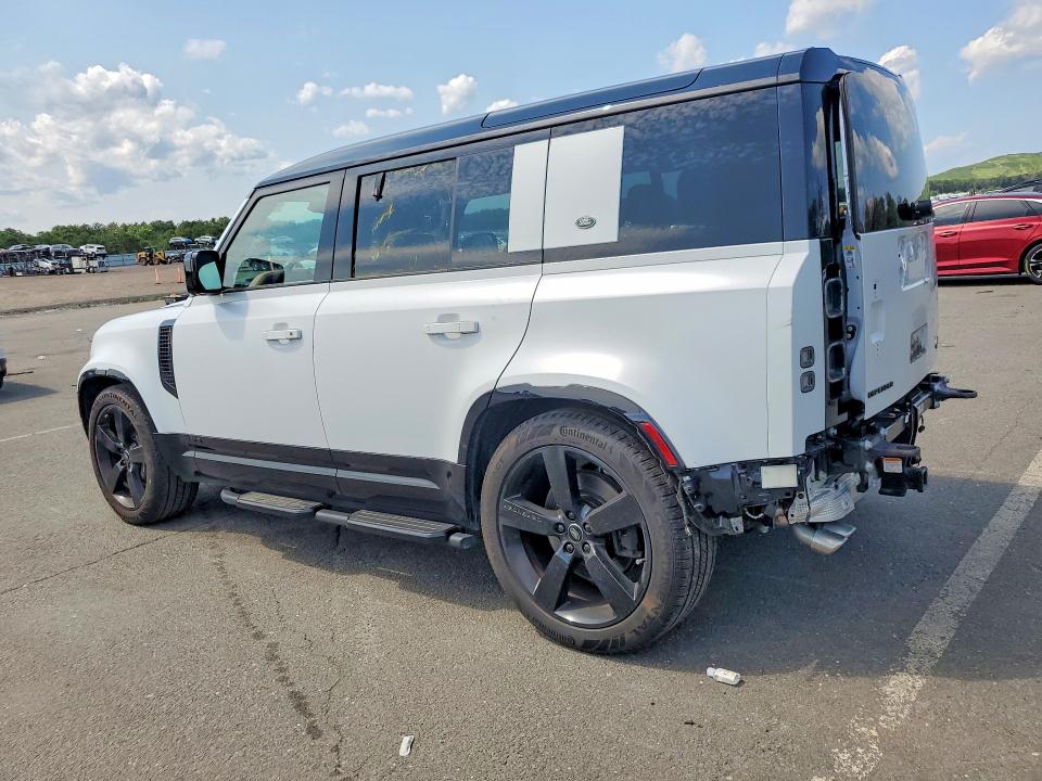 Photo 2 from auction – 2023 LAND ROVER DEFENDER with VIN SALEWEEE5P2175812