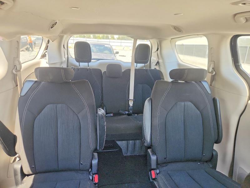 Снимка 10 от търг – 2023 CHRYSLER VOYAGER с VIN 2C4RC1CG2PR606378