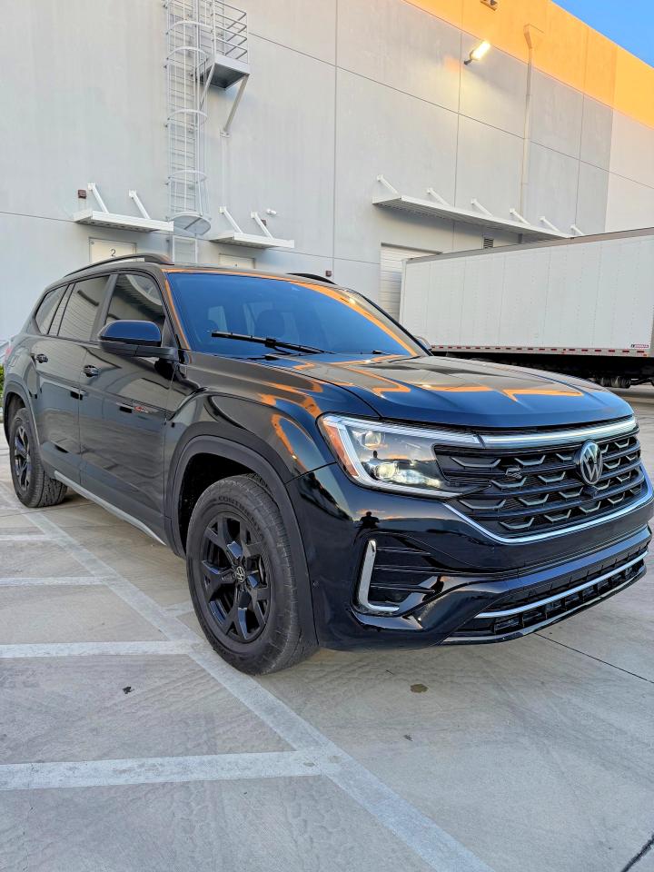 Photo 2 from auction – 2025 VOLKSWAGEN ATLAS with VIN 1V2CR2CA2SC573114