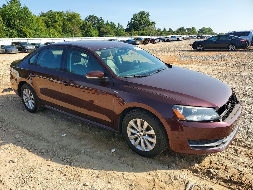 Photo 4 from auction – 2013 VOLKSWAGEN PASSAT with VIN 1VWAP7A37DC140551
