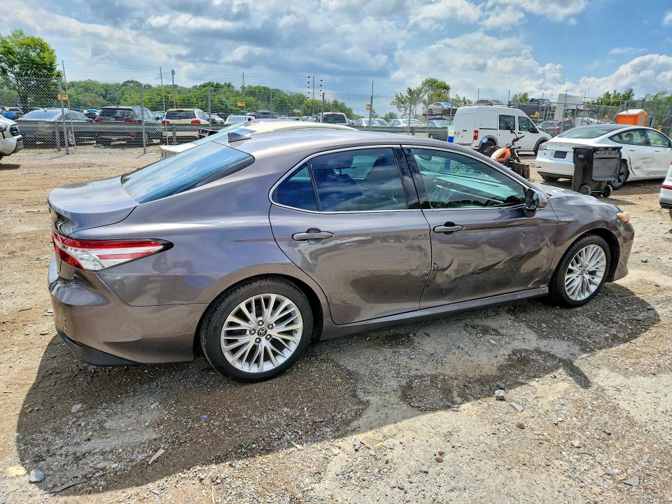 Photo 3 from auction – 2019 TOYOTA CAMRY HYBRID with VIN 4T1B21HKXKU514895