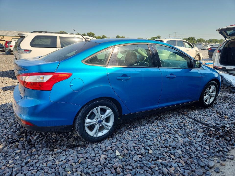 Photo 3 from auction – 2014 FORD FOCUS with VIN 1FADP3F25EL105247
